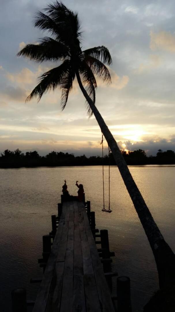 Penarik Baru Homestay Kampung Penarik Buitenkant foto